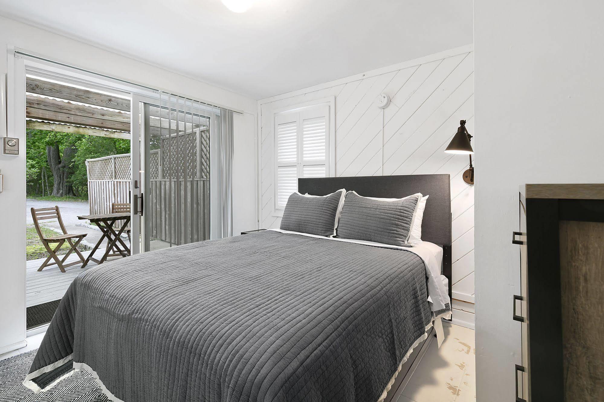 The Village Latch Inn Southampton Εξωτερικό φωτογραφία