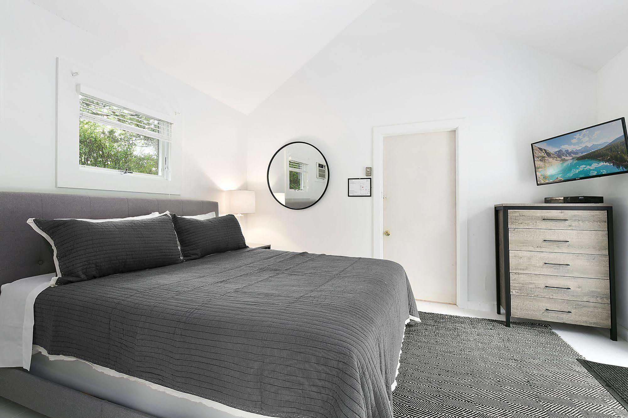 The Village Latch Inn Southampton Εξωτερικό φωτογραφία