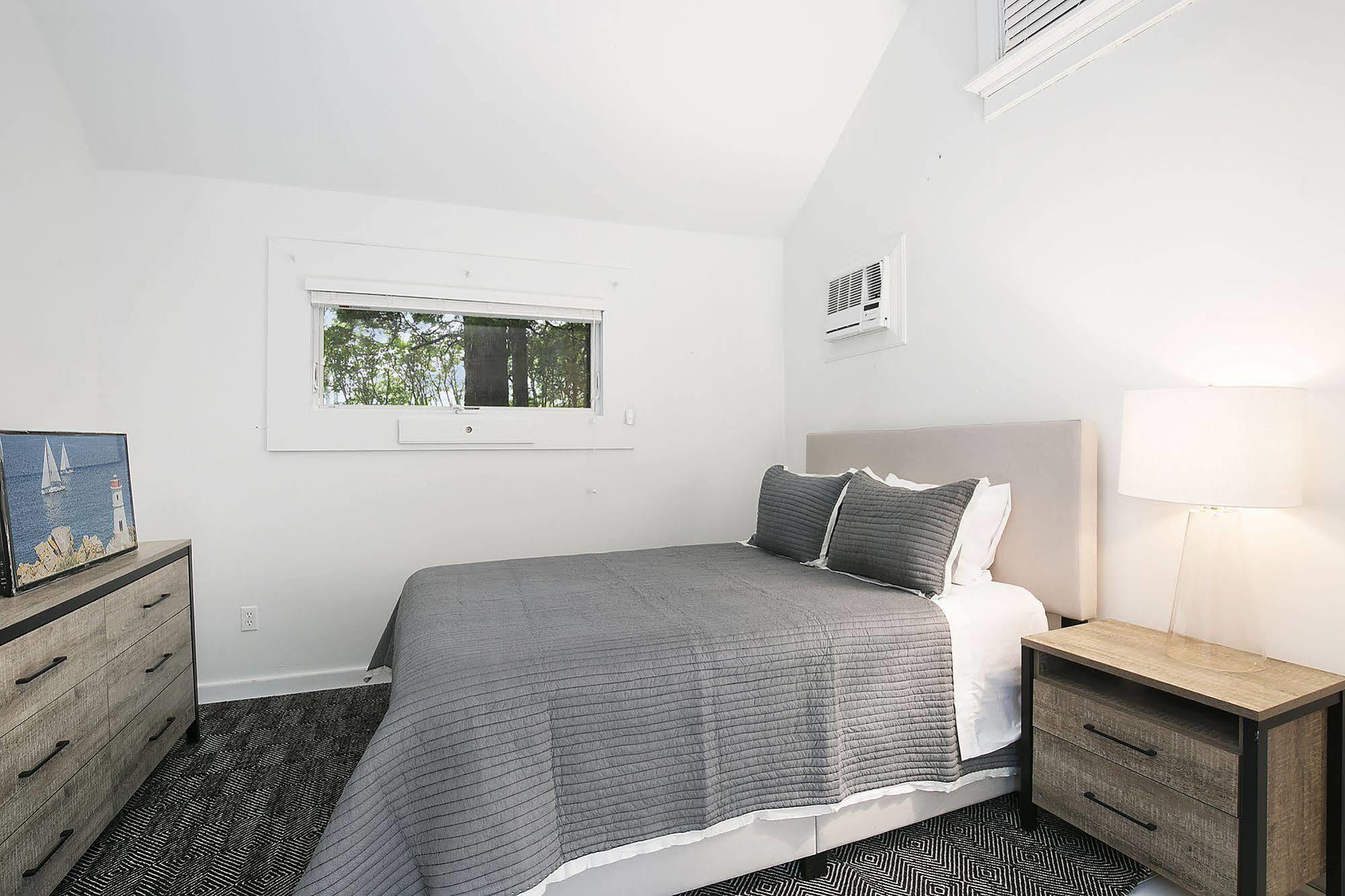 The Village Latch Inn Southampton Εξωτερικό φωτογραφία